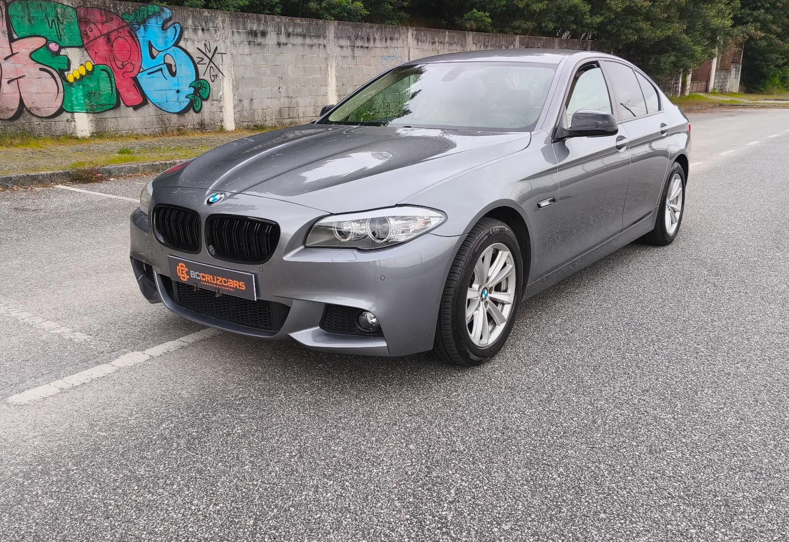 BMW 520 Luxury - Cruz Cars