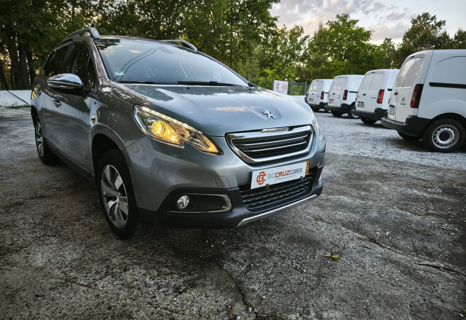 Peugeot 2008 1.2 PureTech Style - Cruz Cars