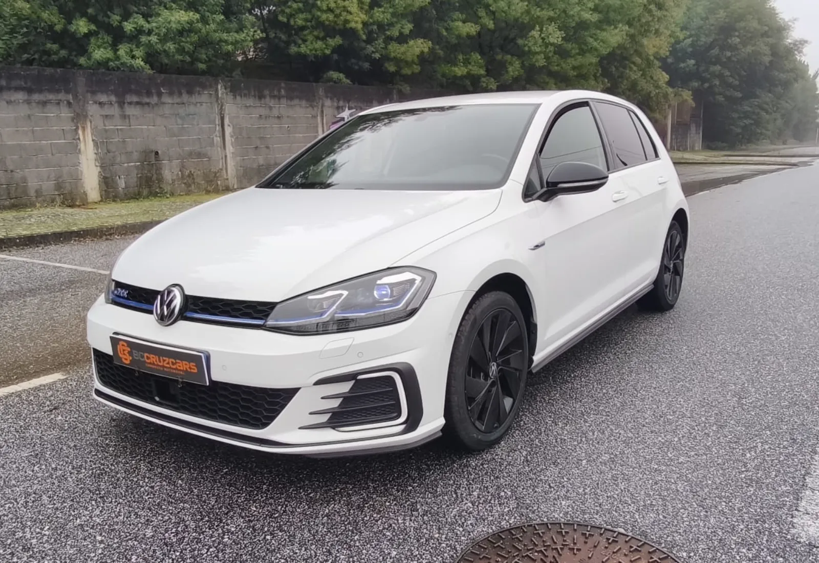 Volkswagen Golf GTE - Cruz Cars